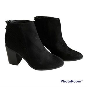 Yoki Black Suede Ankle Boots Booties, Size 11